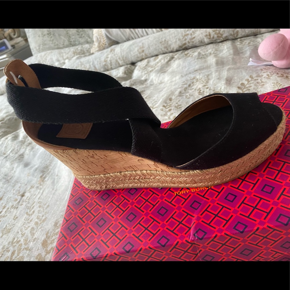 Tory Burch wedge Usados por 1/2 hora en su caja
